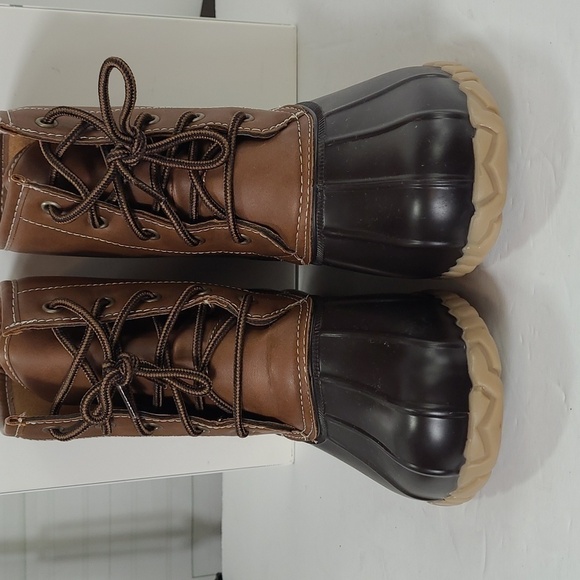 St. John's Bay Rollands Duck Boot - Brown / Tan - Size 10M - Picture 4 of 11